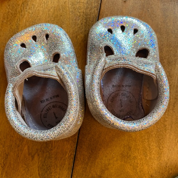 Freshly Picked Moccasins - Picture 1 of 2